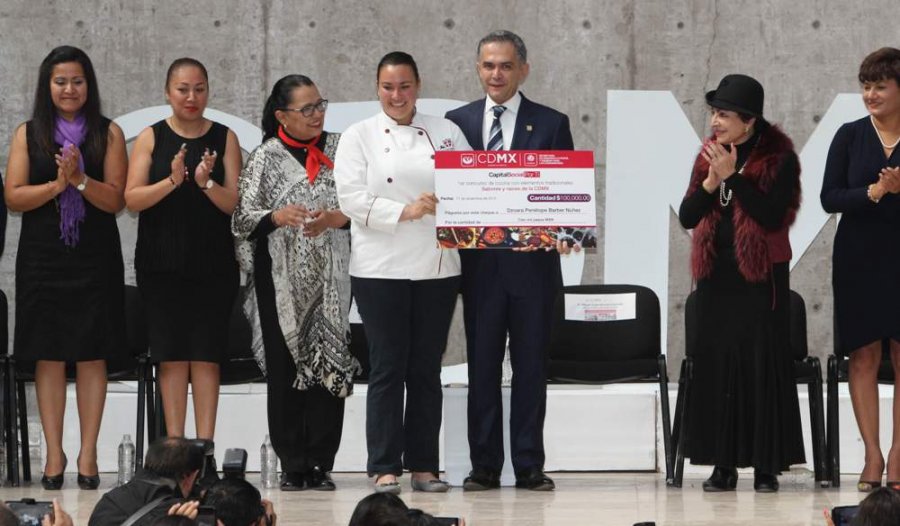 Entrega Jefe de Gobierno Apoyos del Programa Agricultura Sustentable a PequeÃ±a Escala