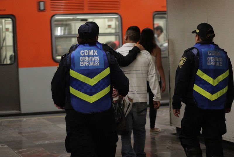 AHORA SÍ, CERO TOLERANCIA A VENDEDORES EN EL METRO, MÁS DE 300 DETENIDOS.