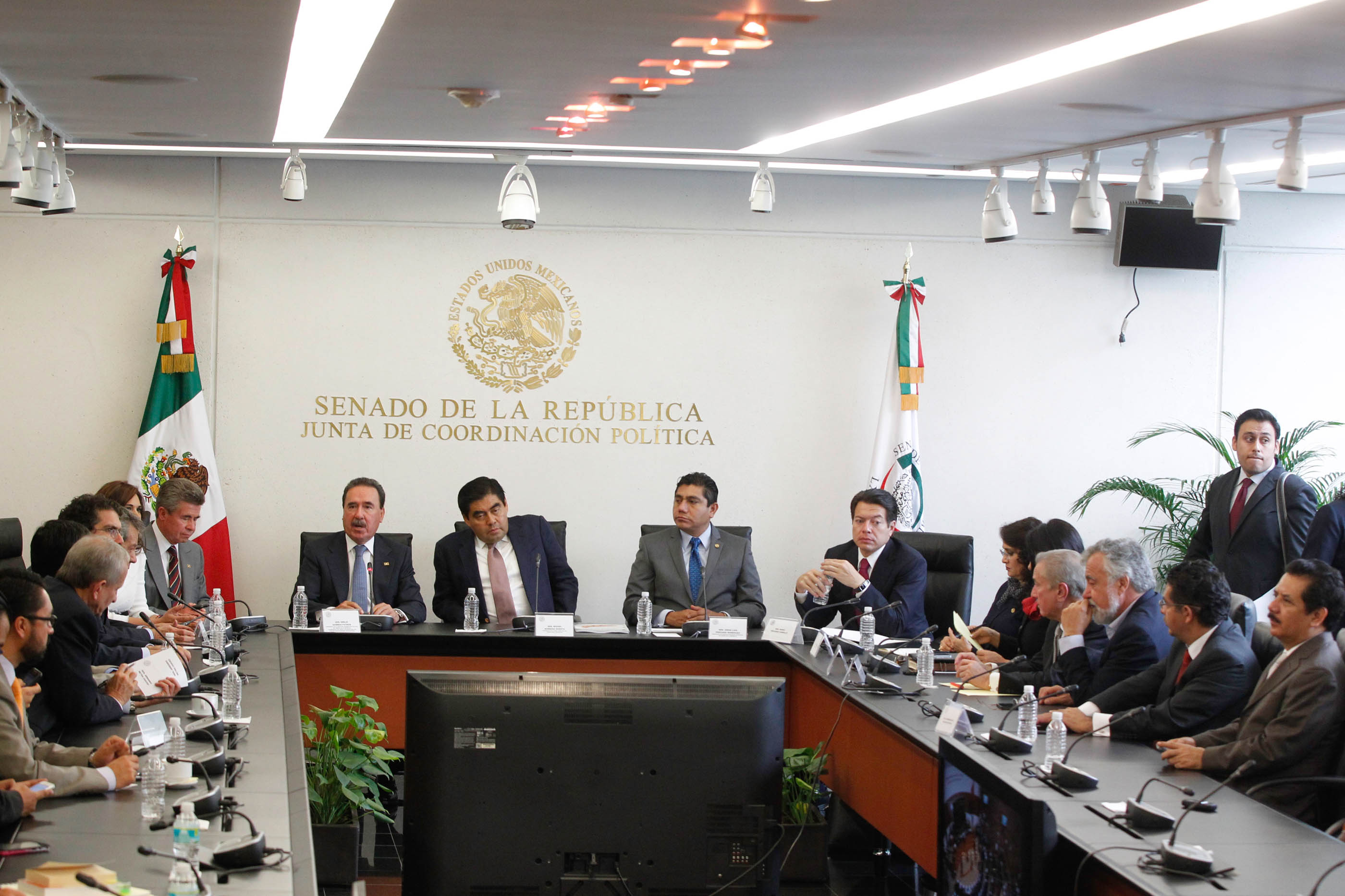 Nuevo impulso del Senado a la reforma política del Distrito Federal