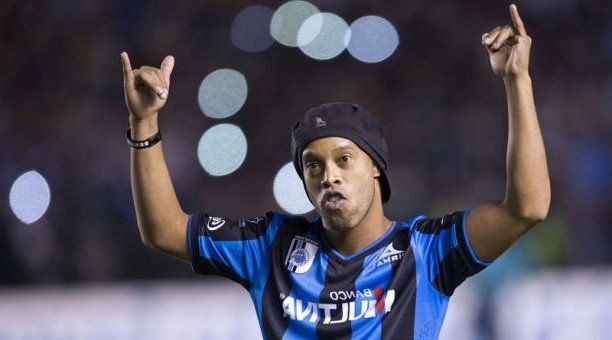 DEMANDAN EXPULSIÓN DE CARLOS MANUEL TREVIÑO DEL PAN POR DISCRIMINACIÓN A RONALDINHO