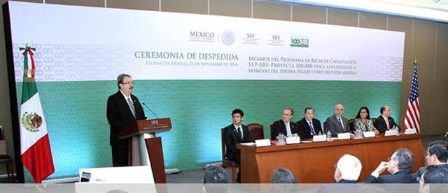 DESPIDEN A BENEFICIARIOS DEL PROGRAMA DE BECAS DE CAPACITACIÓN SEP-SRE-PROYECTA 100 MIL