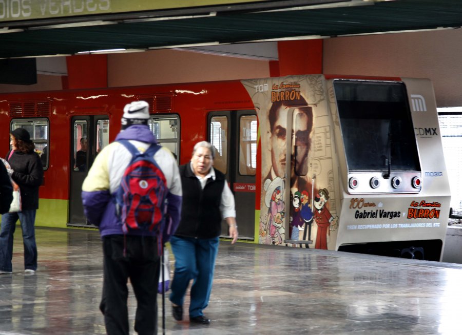 En honor a Gabriel Vargas, La Familia Burrón ya viaja en Metro