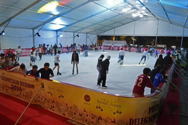 INAUGURA AZCAPOTZALCO PISTA DE HIELO