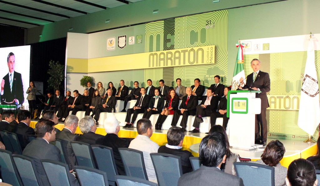 Presenta Mancera Maratón de la Ciudad de México 2014 a€œMi Ambiente Es Correra€