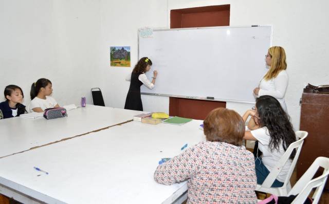ENSEÑAN FRANCÉS A BAJO COSTO EN AZCAPOTZALCO