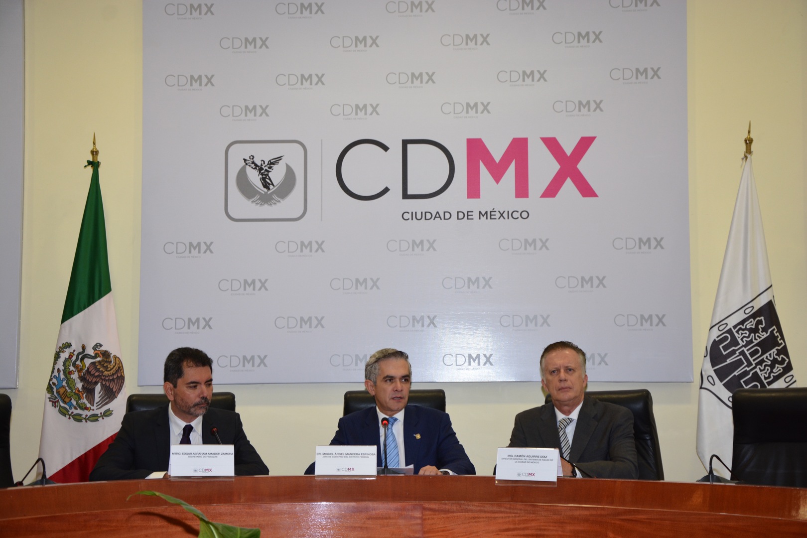Mancera anuncia que no habrá impuestos nuevos ni aumentos para 2016