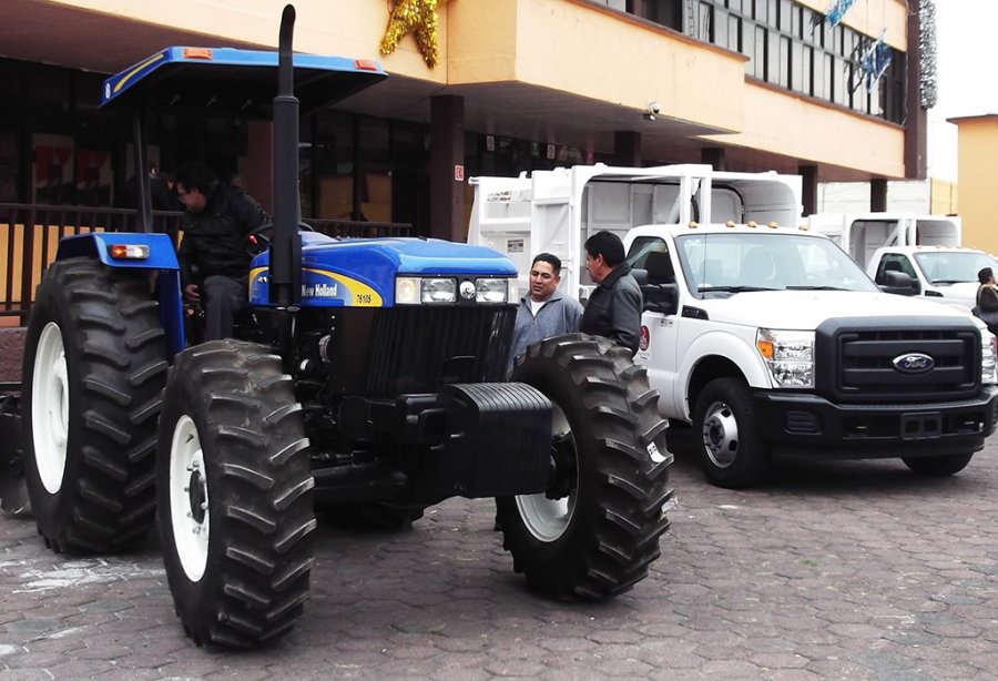 ENTREGAN VEHÍCULOS AUTOMOTORES PARA SERVIR A LA CIUDADANÍA