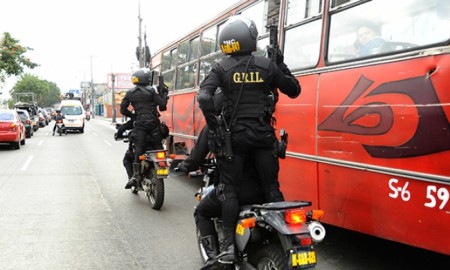 Los Lobos de la PNC realizan patrullajes motorizados en la capital guatemalteca