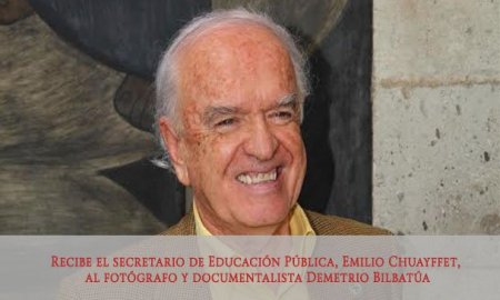 RECIBE EL SECRETARIO DE EDUCACIÃ“N PÃšBLICA, EMILIO CHUAYFFET, AL FOTÃ“GRAFO Y DOCUMENTALISTA DEMETRÃO BILBATÃšA