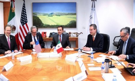 EL SECRETARIO ILDEFONSO GUAJARDO SE REUNIÃ“ CON EL REPRESENTANTE COMERCIAL DE ESTADOS UNIDOS, MICHAEL FROMAN