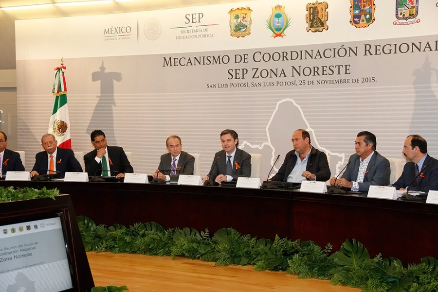 Gobernadores del noreste comprometen cambios para asegurar educación de calidad