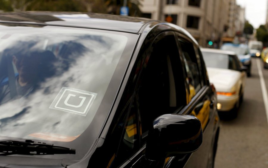 UBER Y CABIFY TENDRÁN QUE PORTAR DISTINTIVO