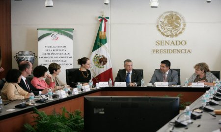 Se reÃºnen senadores y Presidente de la Comunidad AutÃ³noma del PaÃ­s Vasco