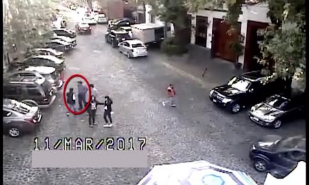 POLICÍAS DE LA SSP-CDMX DETIENEN A DOS IMPUTADOS POR ROBO; PGJ CAPITALINA BUSCA QUE UN JUEZ DE CONTROL LOS VINCULE A PROCESO