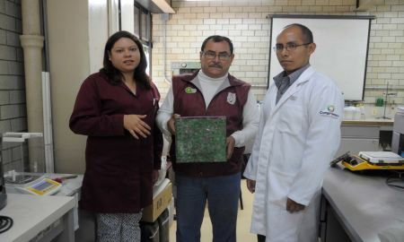 CONSTRUYEN POLITÃ‰CNICOS MUEBLES CON BLOQUES DE PET 